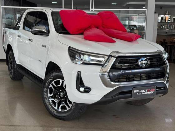 TOYOTA HILUX 2.8 D-4D TURBO DIESEL CD SRX 4X4 AUTOMÁTICO